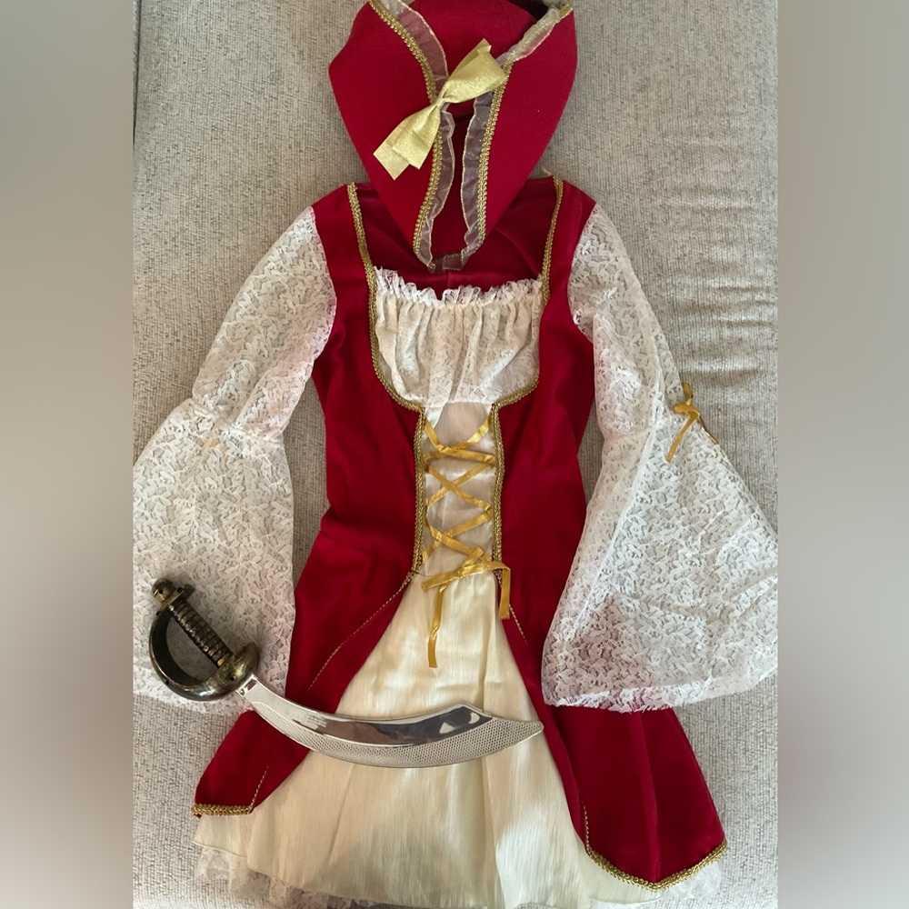 Adult Women’s Pirate Halloween Costume